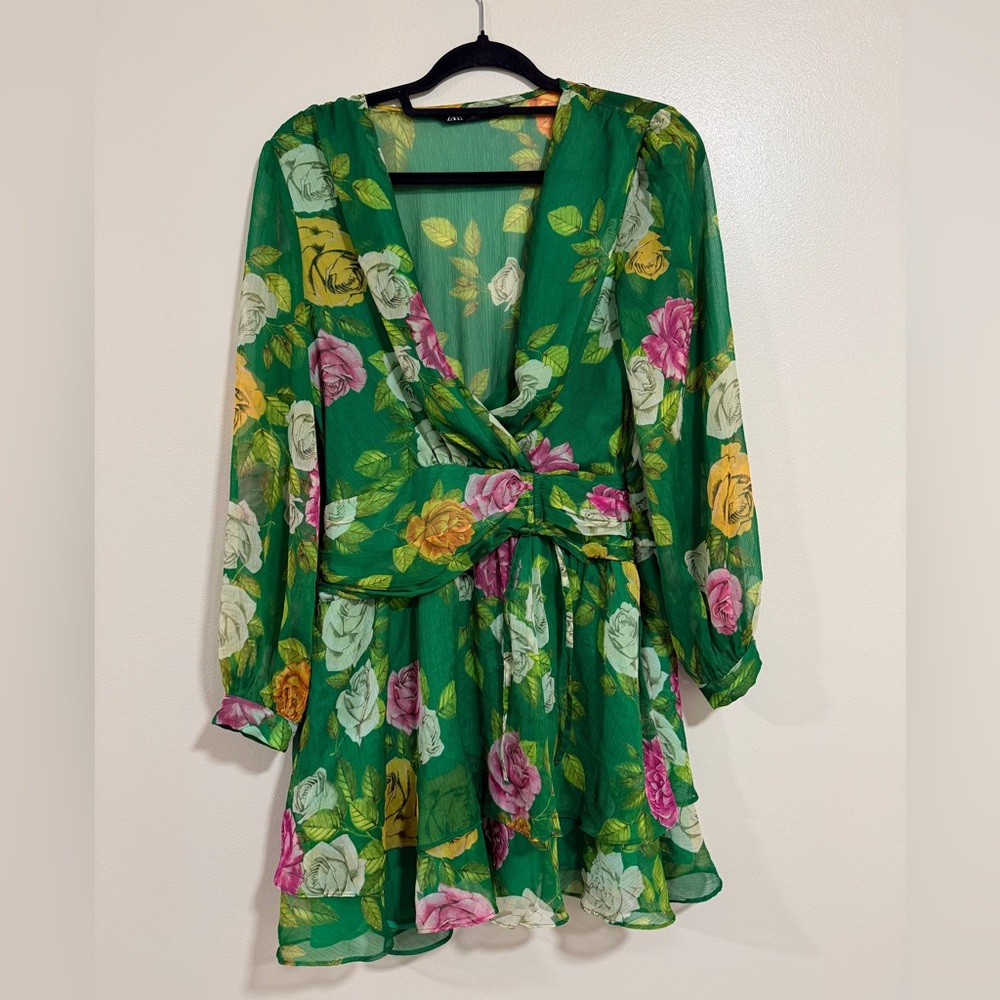 ZARA Green Floral Long Sleeve Wrap Dress Size Medium summer roses ruffle boho